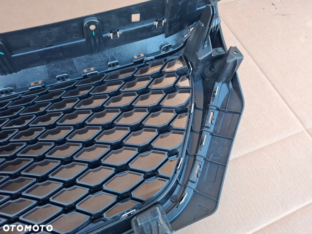 GRILL ATRAPA MG ZS KAMERA ORYGINAŁ ŁADNY STAB - 8