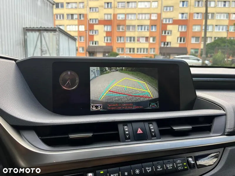 Lexus ES - 31