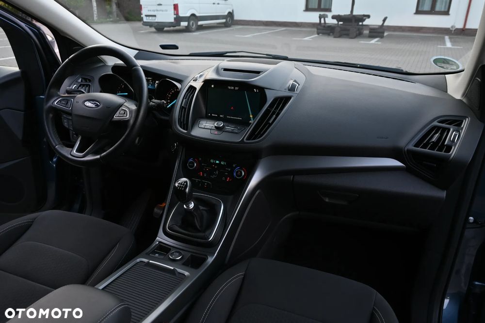 Ford Kuga 2.0 TDCi 4x2 Titanium - 24