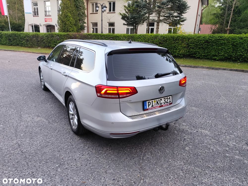 Volkswagen Passat 2.0 TDI (BlueMotion Technology) DSG Comfortline - 29