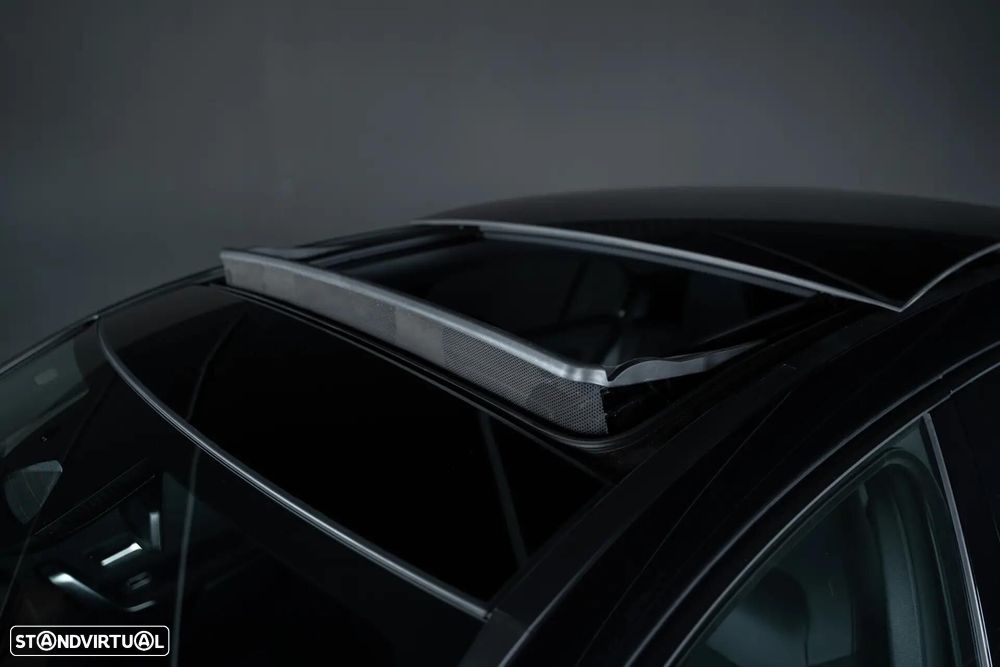 Mercedes-Benz A 250 e AMG Line - 12