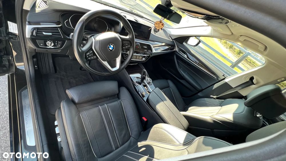 BMW Seria 5 530i Luxury Line - 9