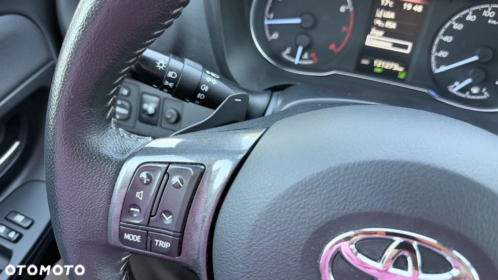 Toyota Yaris 1.5 20th Anniversary CVT - 26