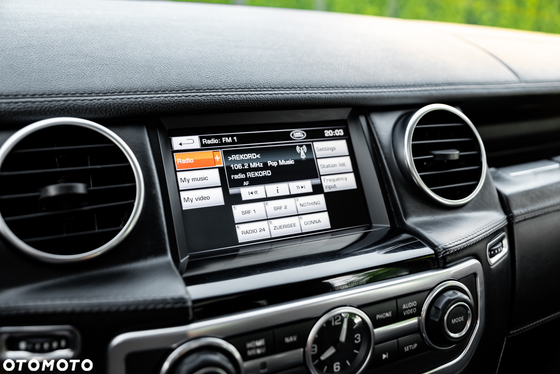 Land Rover Discovery SD V6 HSE - 37