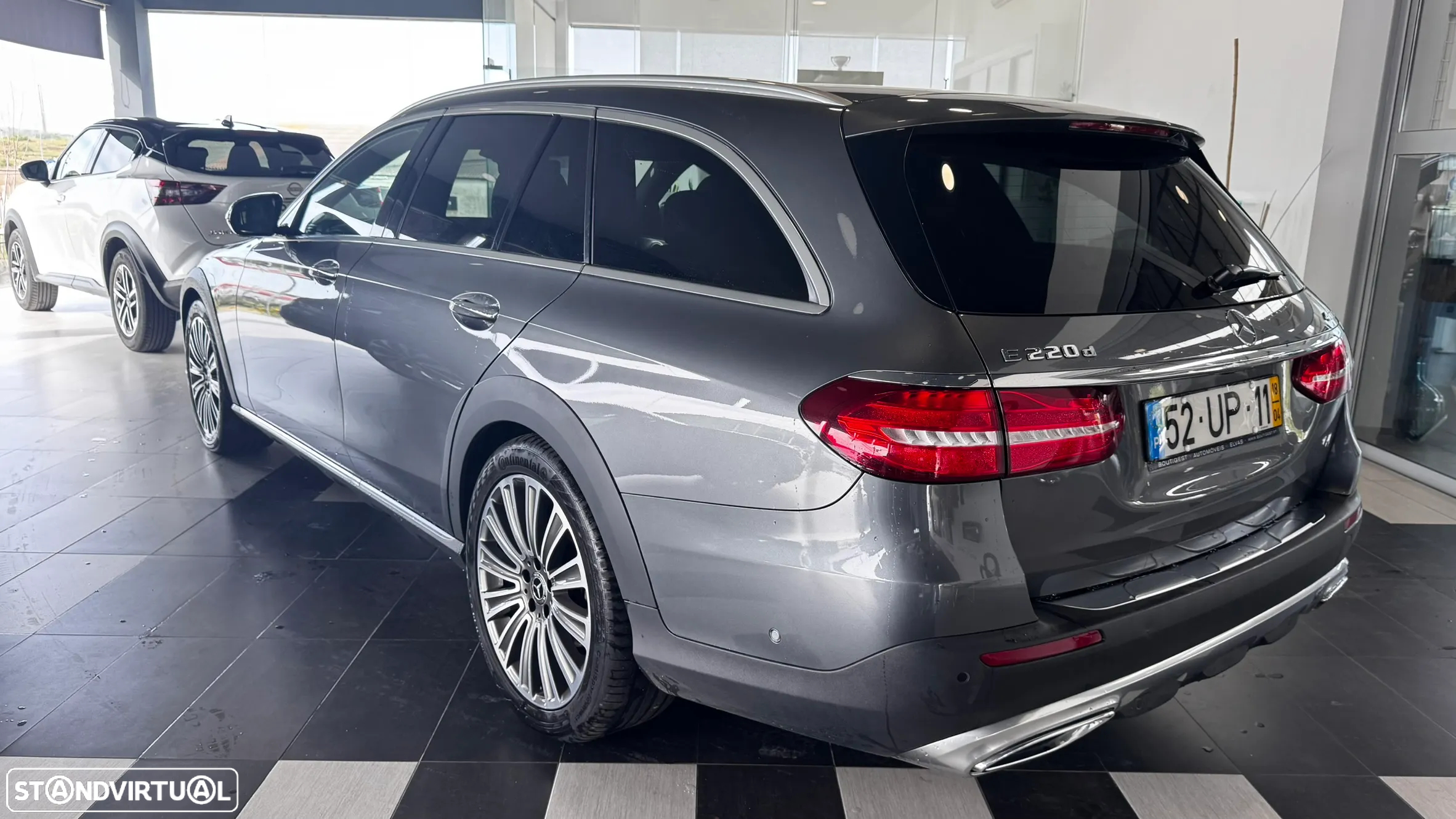 Mercedes-Benz E 220 - 4