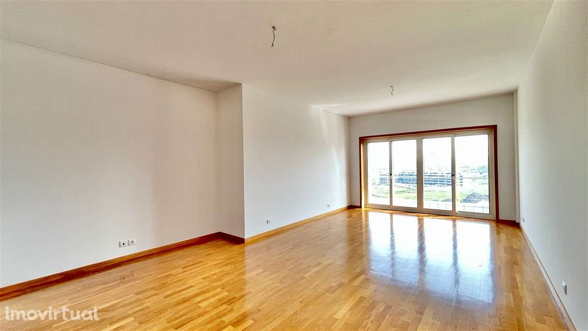 T3 Centro-Póvoa de Varzim-aparcamento - Grande imagem: 4/27