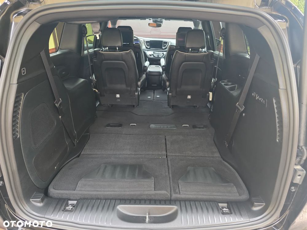 Chrysler Pacifica - 22