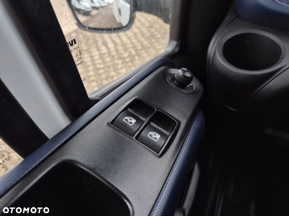 Iveco Daily 35S14 2.3 HPi Hi-Matic, kontener 8PAL, klima - 10