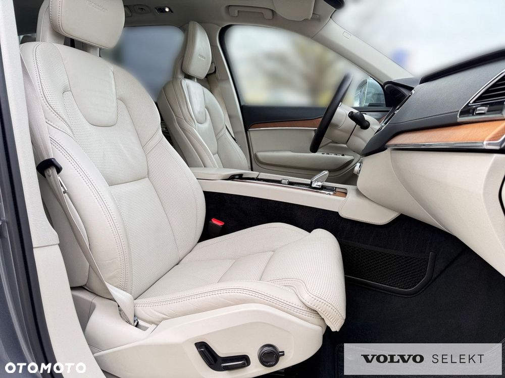 Volvo XC 90 - 25