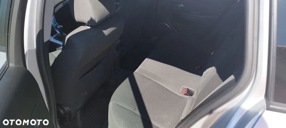 Chevrolet Cruze 1.6 - 12