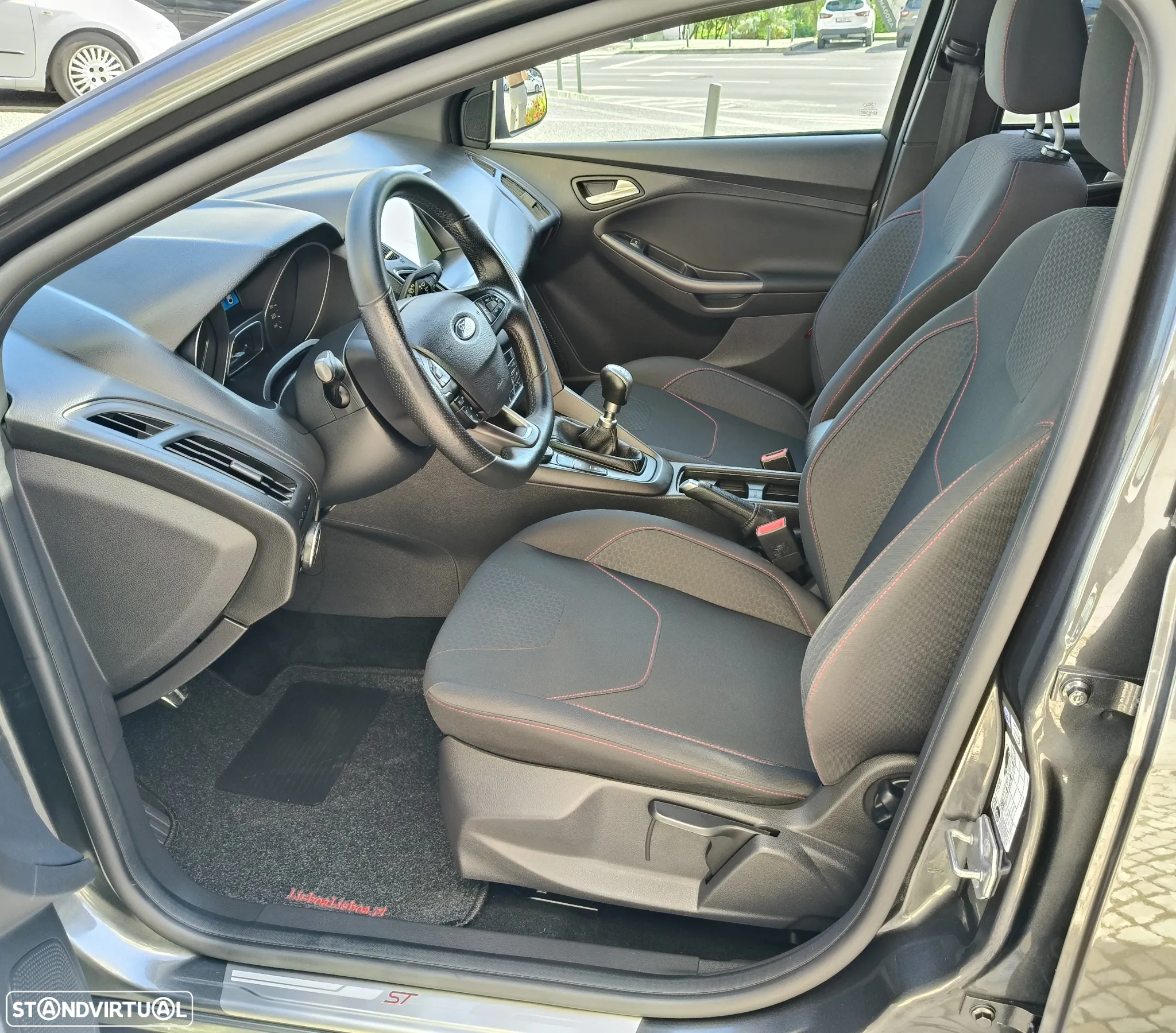 Ford Focus SW 1.5 TDCi ST-Line - 16
