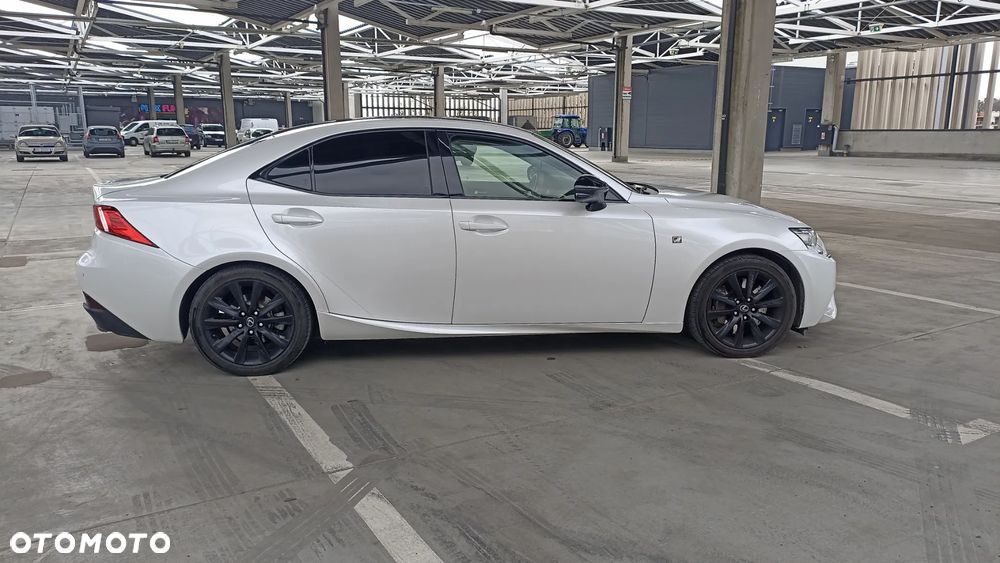 Lexus IS - 5