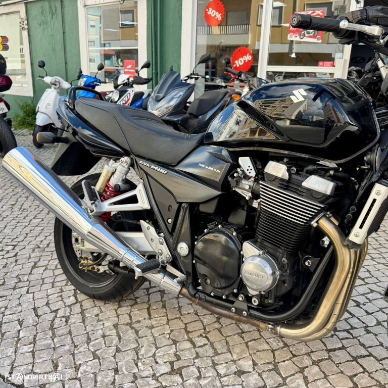 Suzuki GSX 1400 - 28