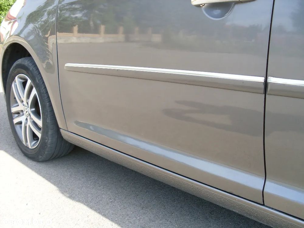 Volkswagen Touran 2.0 TDI Highline - 13