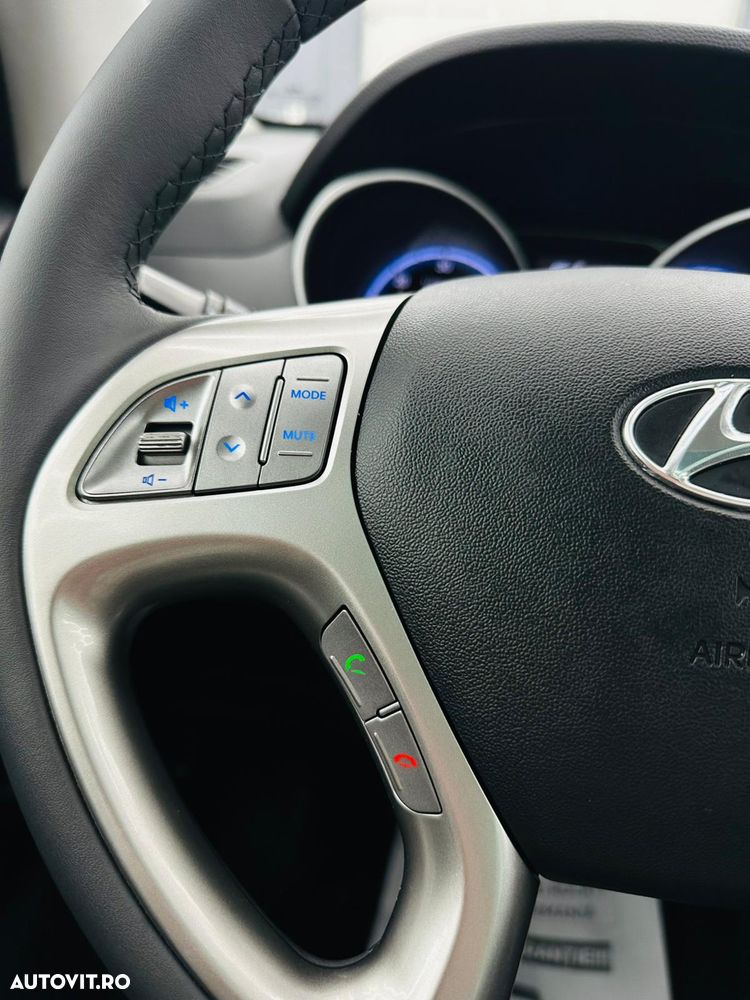 Hyundai ix35 1.7 CRDI 2WD blue Finale Silver - 30