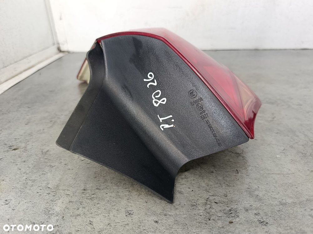 LAMPA TYLNA PRAWA OPEL ASTRA J HATCHBACK - 3