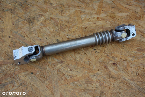 Krzyżak kolumny kierowniczej BMW 3 e90 e91 e92 e93 6781591