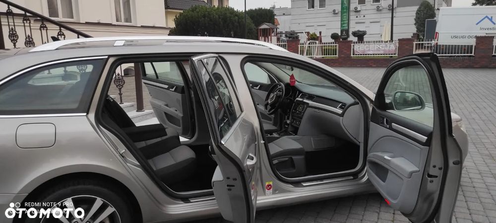 Skoda Superb 2.0 TDI Comfort DSG - 31