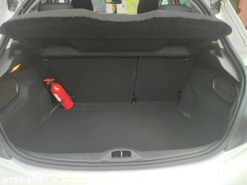 Peugeot 208 - 2