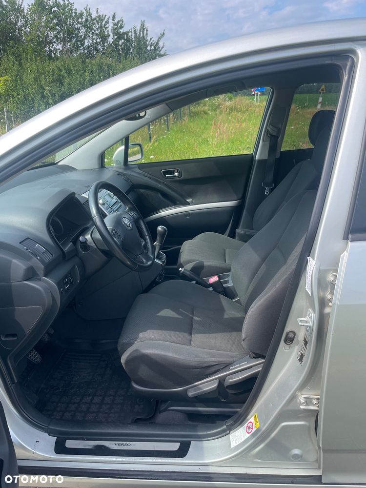 Toyota Corolla Verso - 9