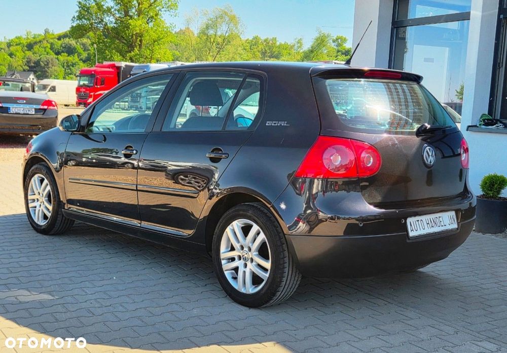 Volkswagen Golf - 22