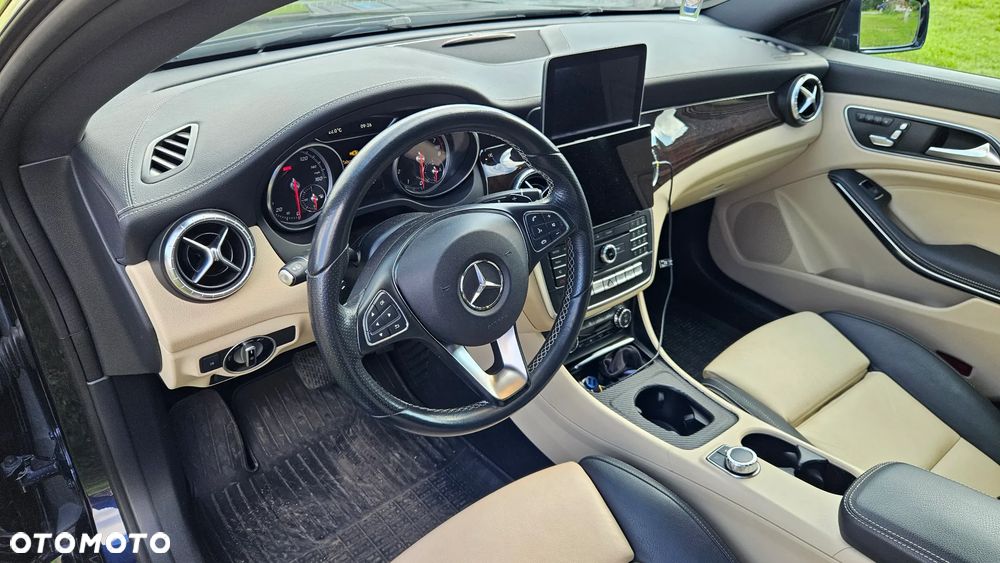 Mercedes-Benz CLA 250 7G-DCT AMG Line - 23