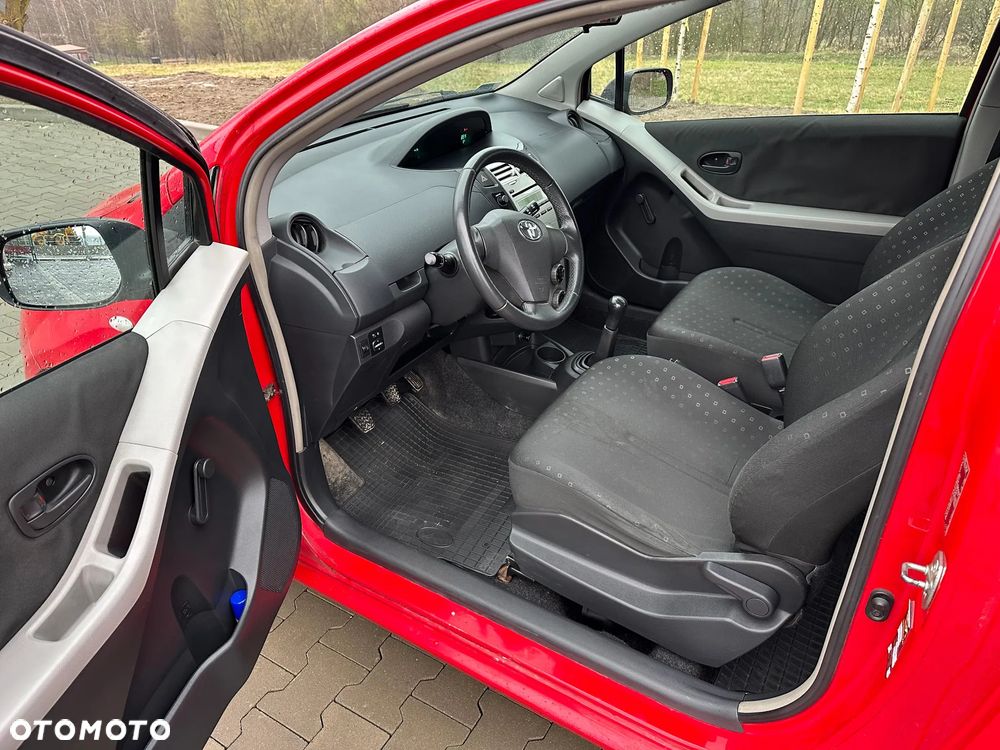 Toyota Yaris - 7