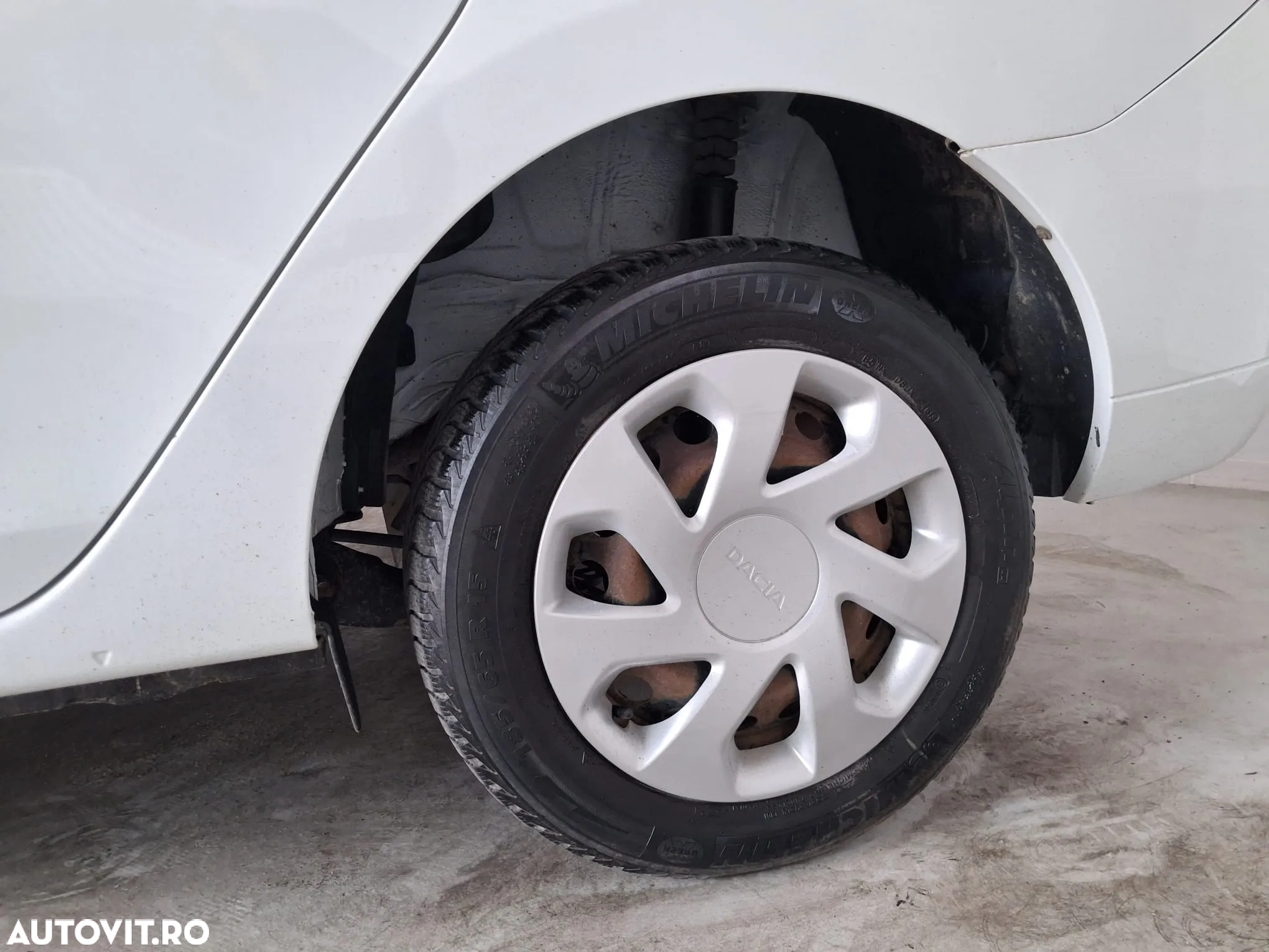 Dacia Logan 1.0 SCe SL PLUS - 4