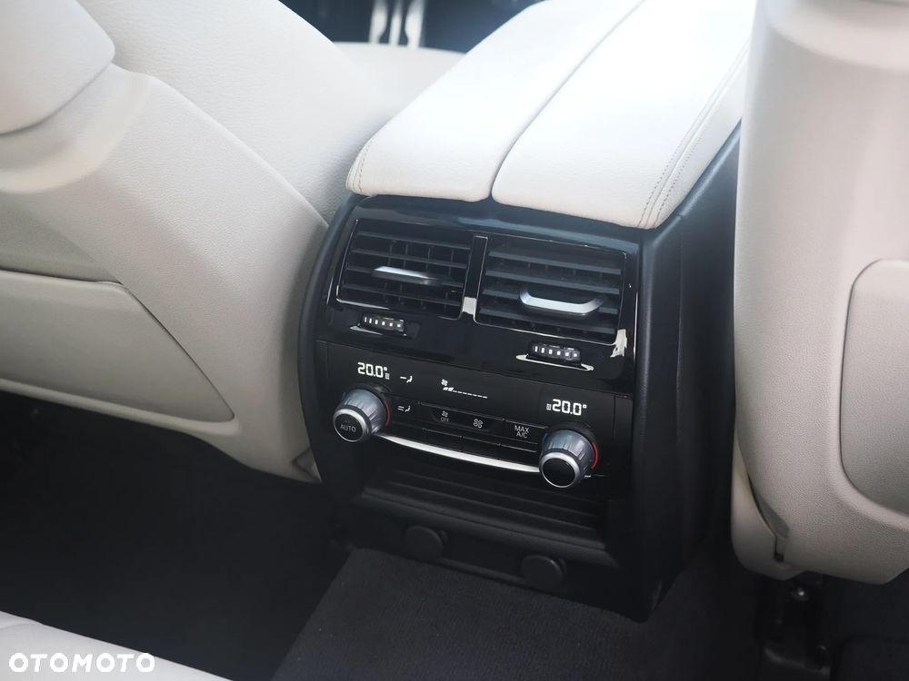 BMW Seria 5 530i xDrive M Sport sport - 11