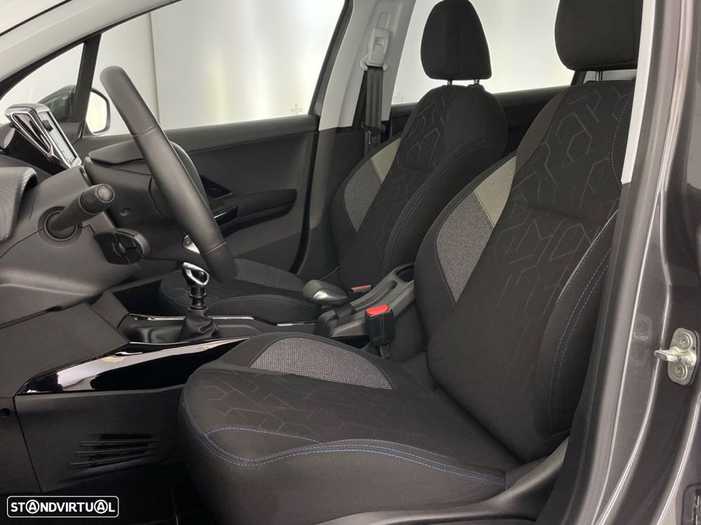 Peugeot 2008 1.2 PureTech Signature - 18