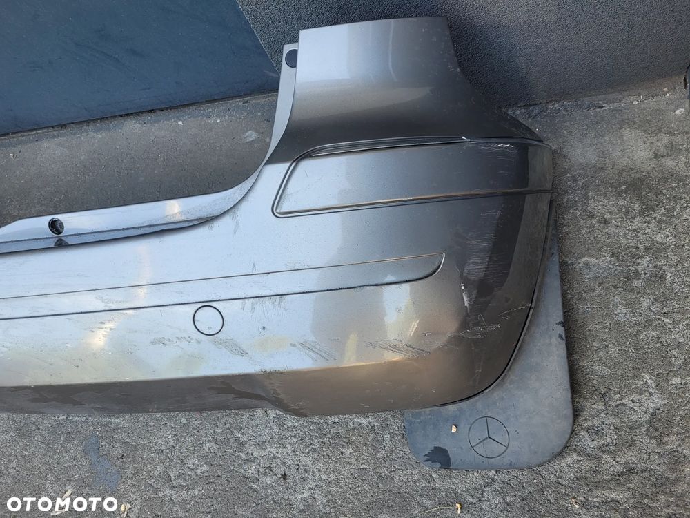 Zderzak tył mercedes w245 Kod lakieru: 748 - 5