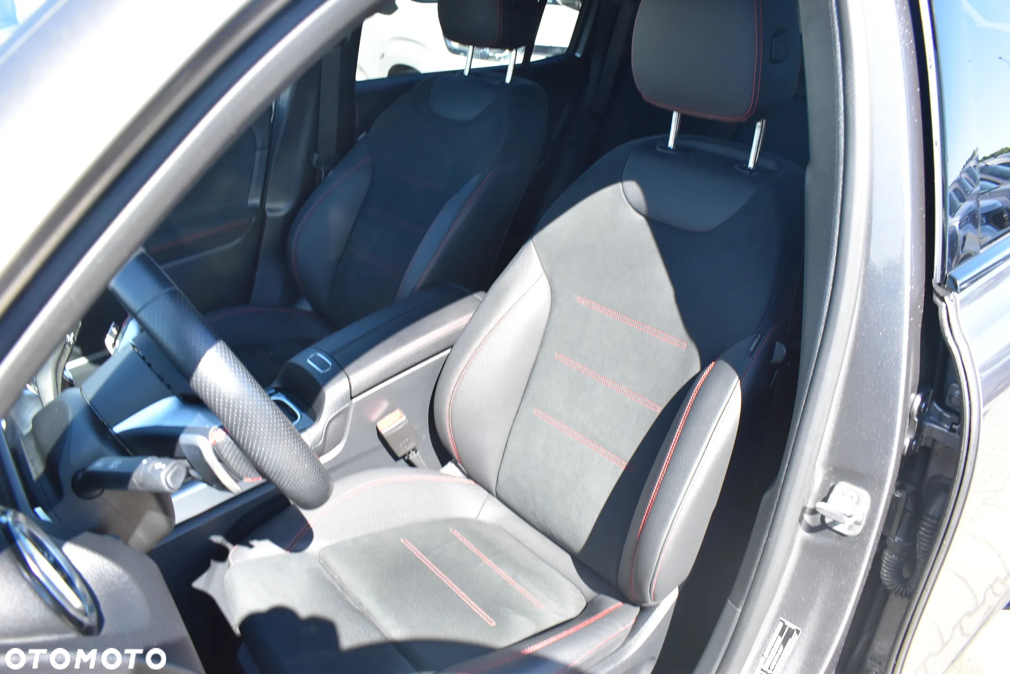 Mercedes-Benz GLB 200 d 4-Matic 8G-DCT - 11