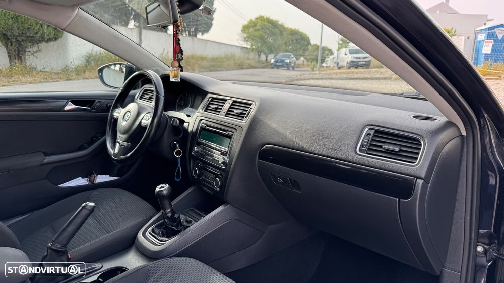 VW Jetta - 7