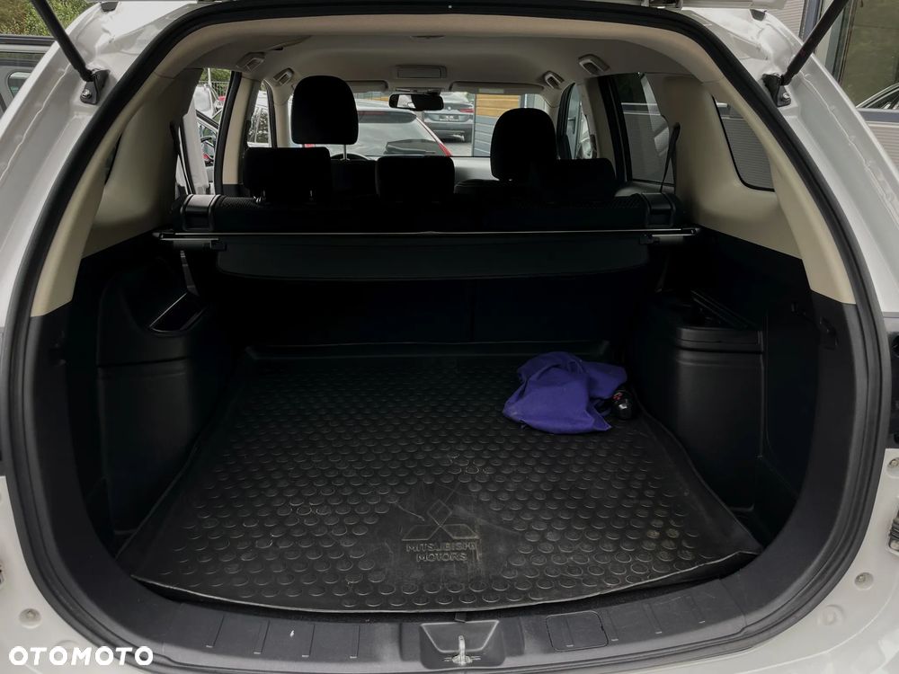 Mitsubishi Outlander 2.0 Instyle SDA 4WD CVT - 36