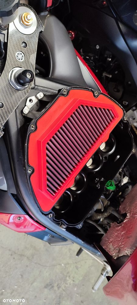 Yamaha R1 - 27