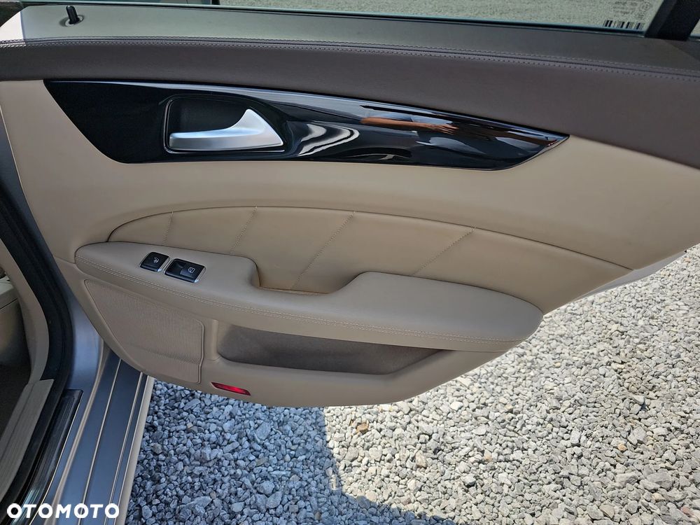 Mercedes-Benz CLS - 24