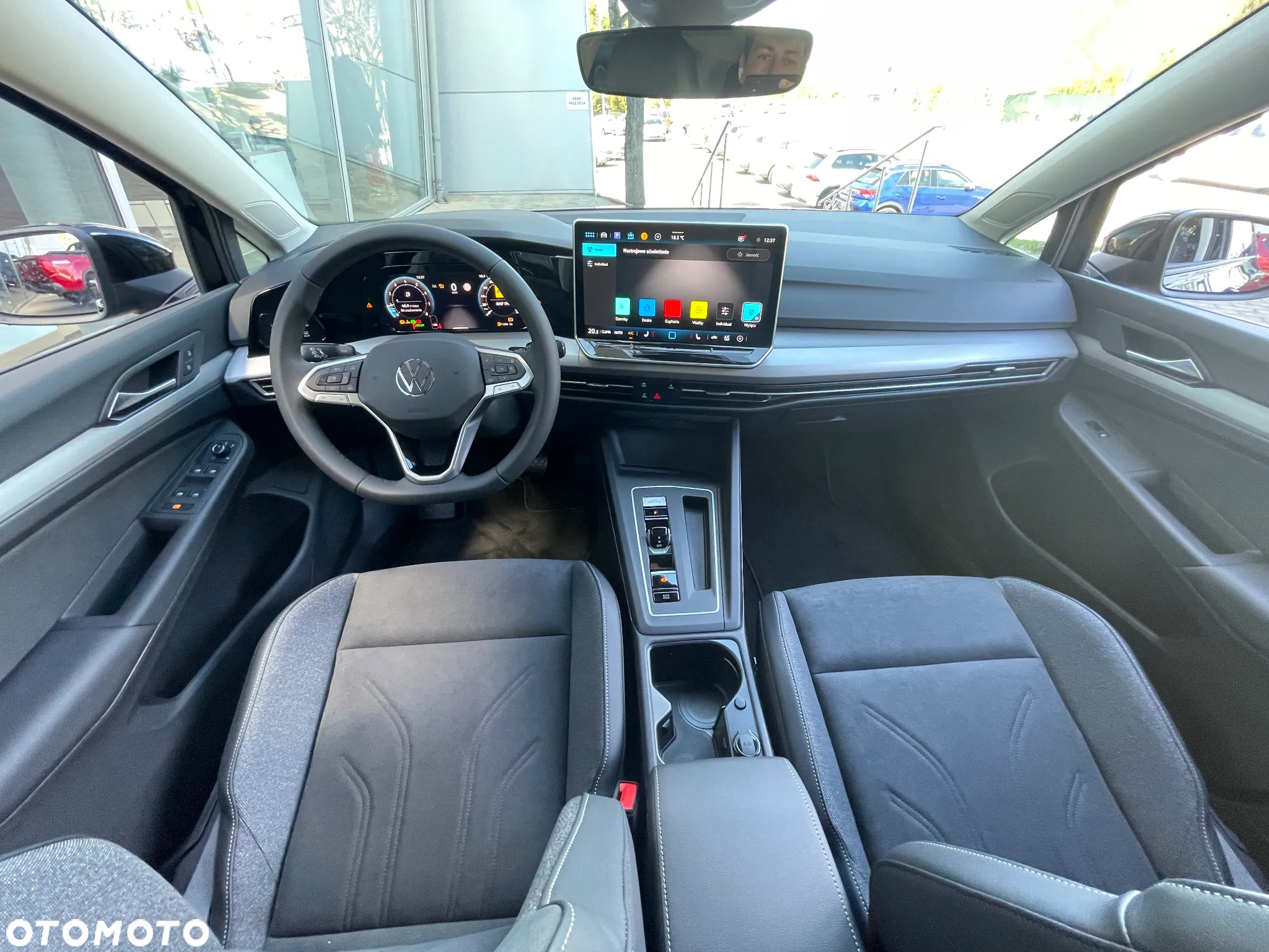 Volkswagen Golf - 11
