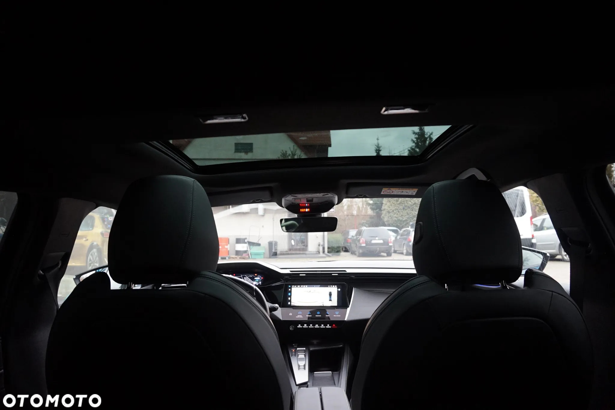 Peugeot 408 Plug-In Hybrid 225 e-EAT8 GT - 11