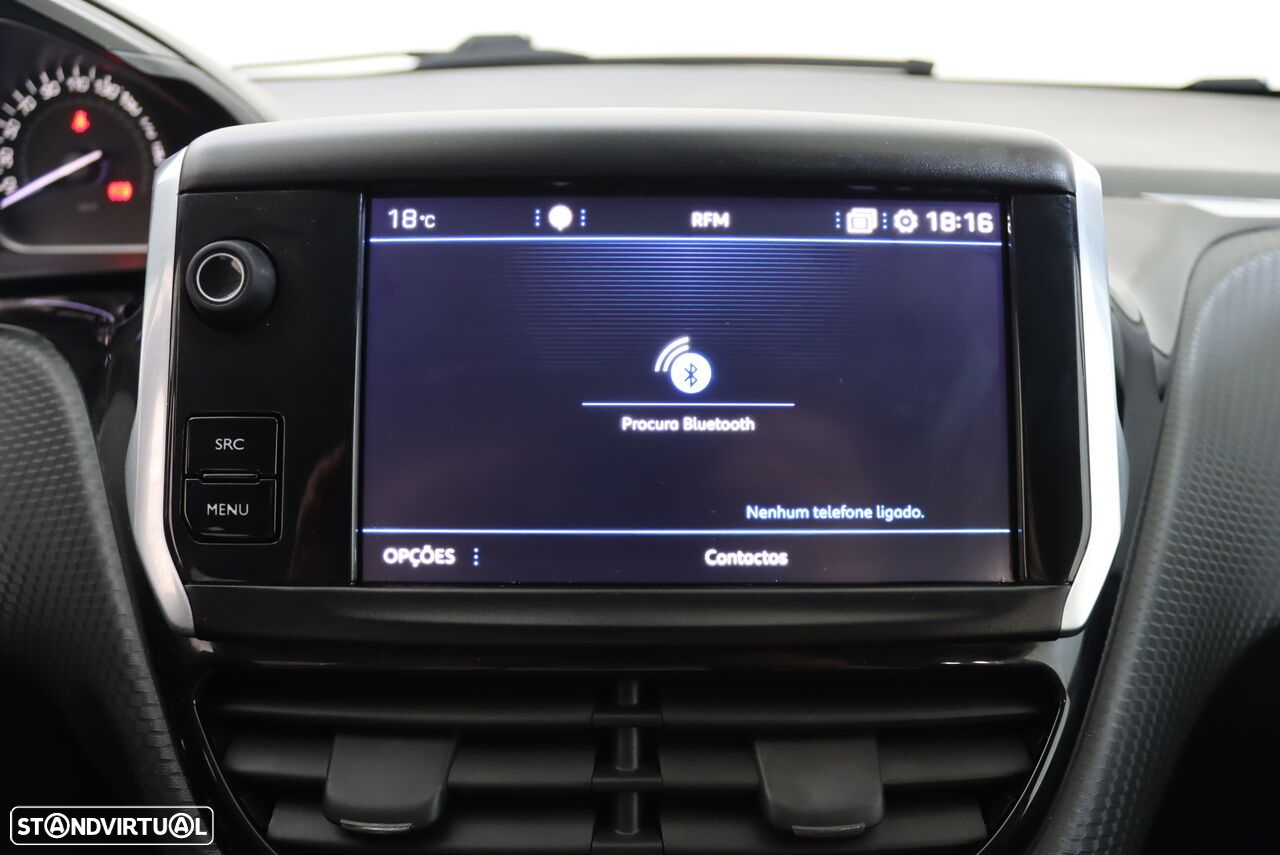 Peugeot 2008 1.5 BlueHDi Signature - 24