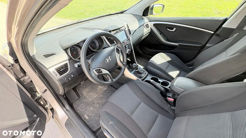 Hyundai i30 1.6 CRDI Intro Edition - 14