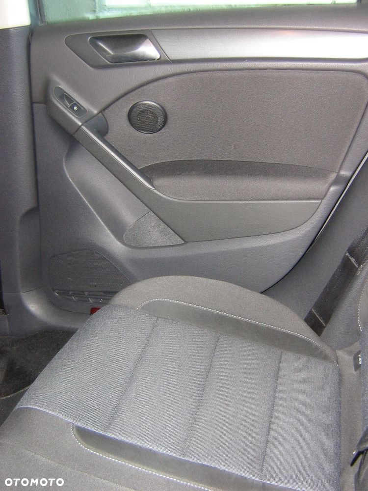 Volkswagen Golf - 14