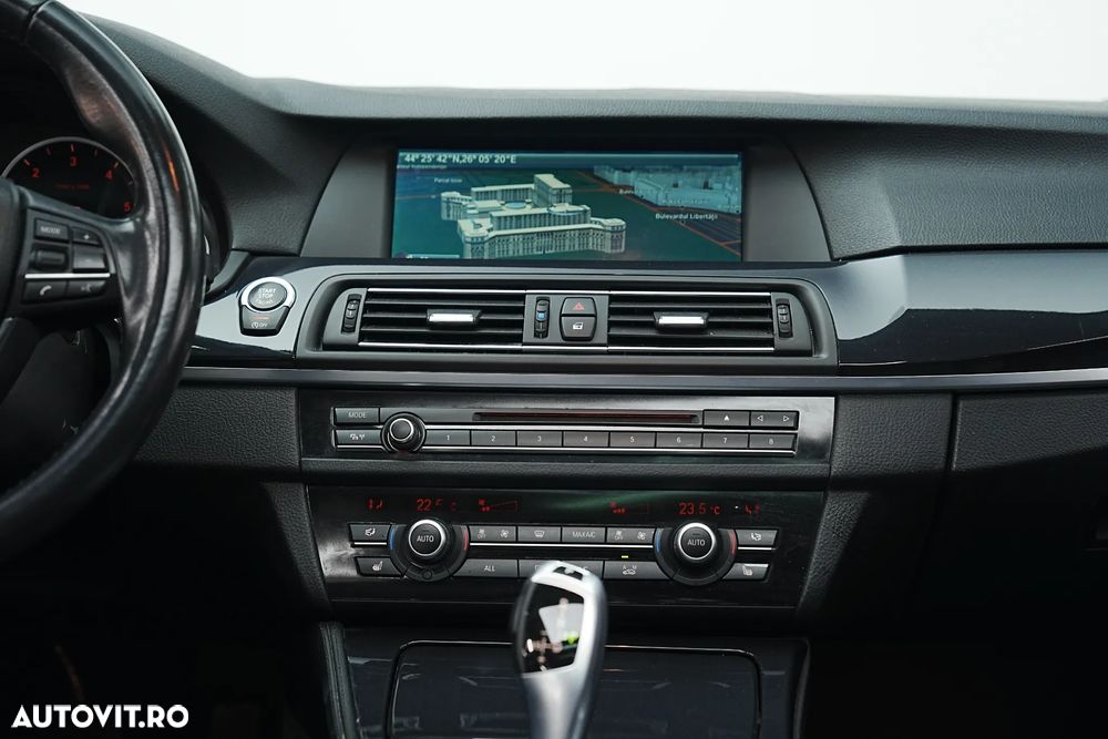 BMW Seria 5 525d Aut. Luxury Line - 35