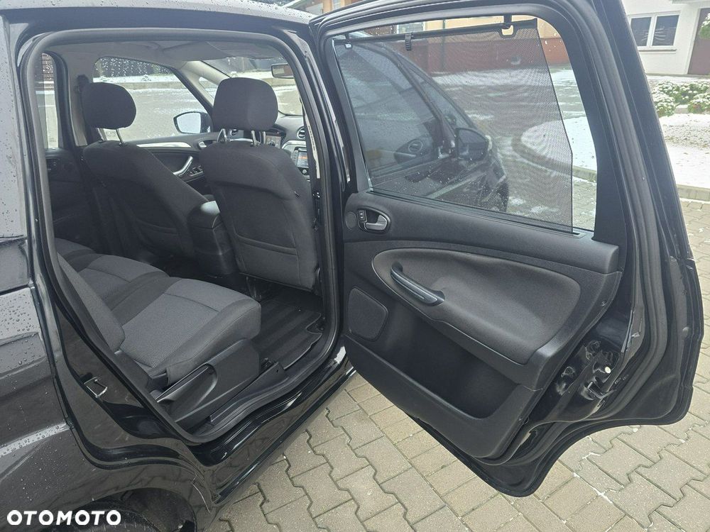 Ford S-Max - 19
