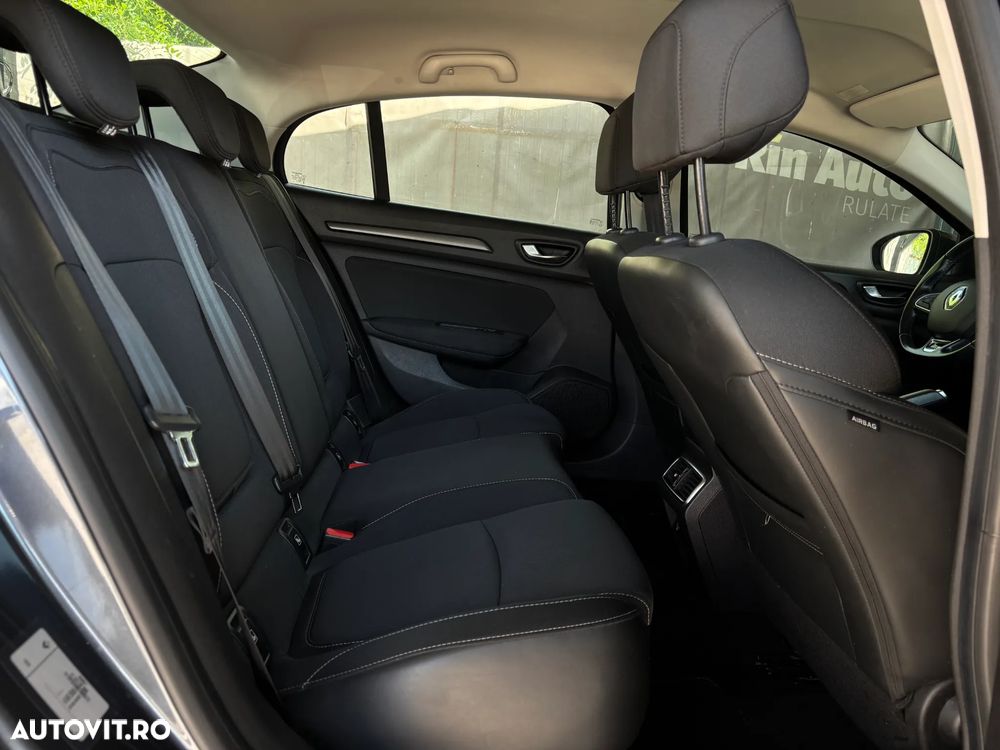 Renault Megane TCe 140 GPF LIMITED - 30