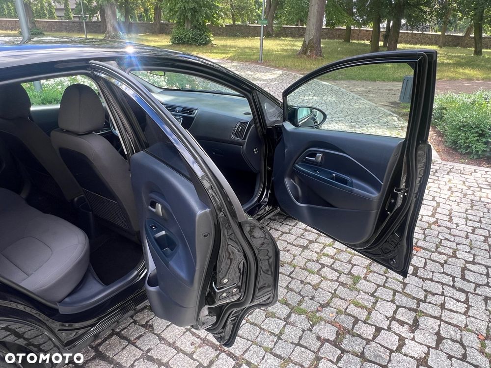 Kia Rio 1.4 Dream Team Edition - 21