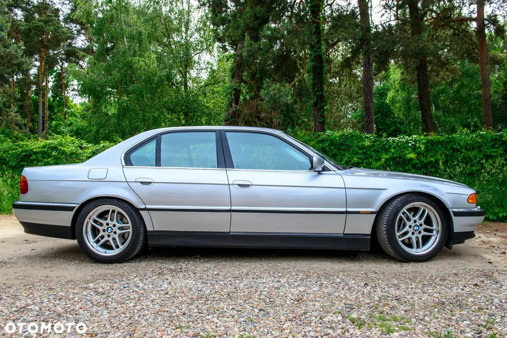 BMW Seria 7 740i - 3