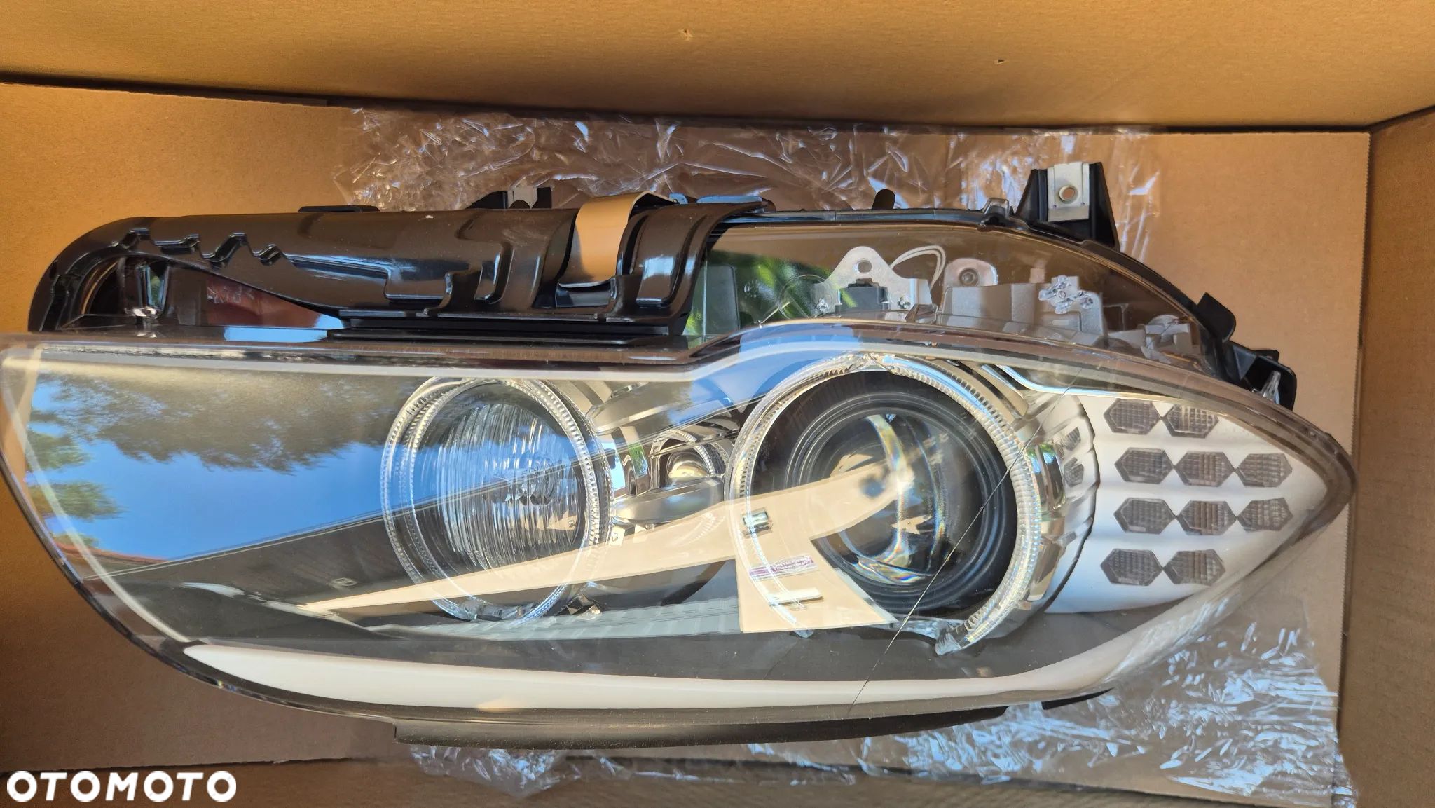Reflektor prawy, lampa prawa BMW 5 F10 / F11 Nowy, oryginał BMW - 1
