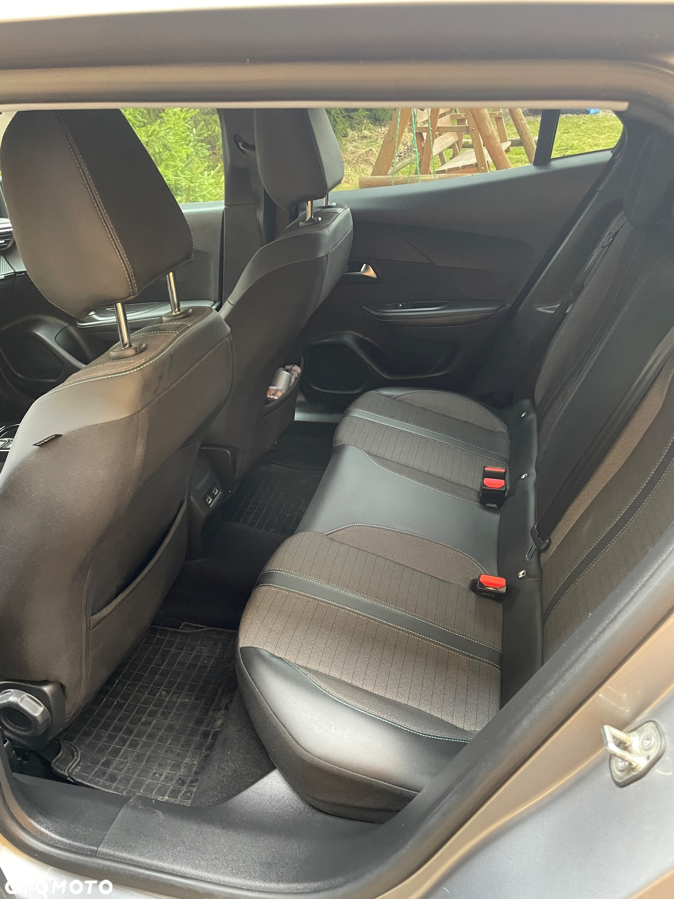 Peugeot 2008 1.2 PureTech Allure Pack S&S EAT8 - 15