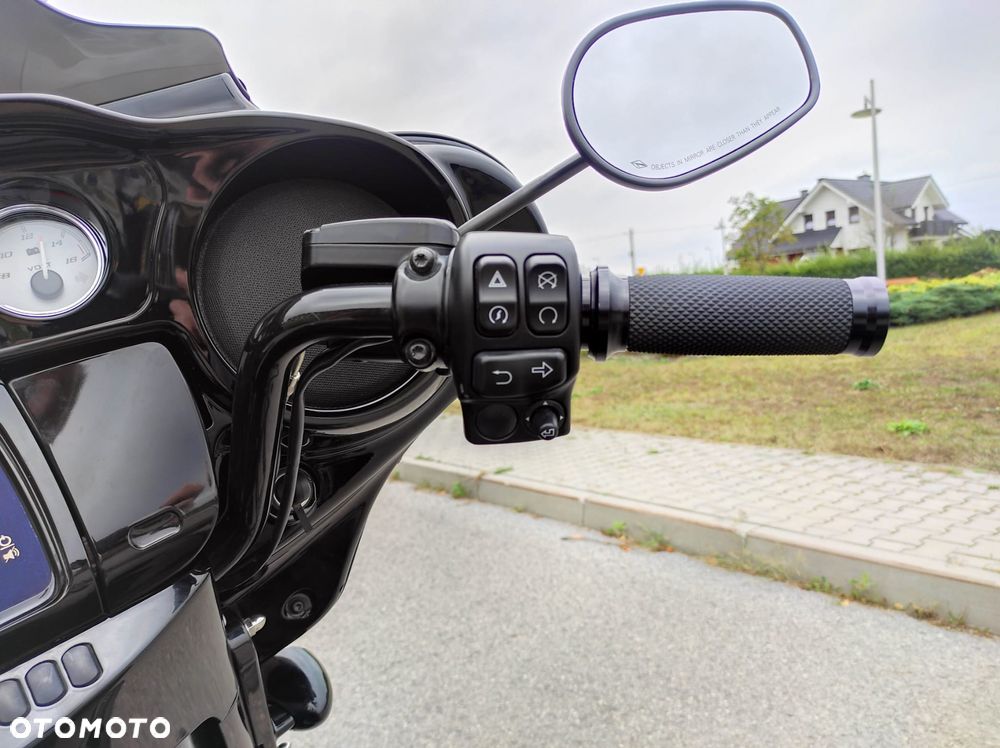 Harley-Davidson Touring Street Glide - 11