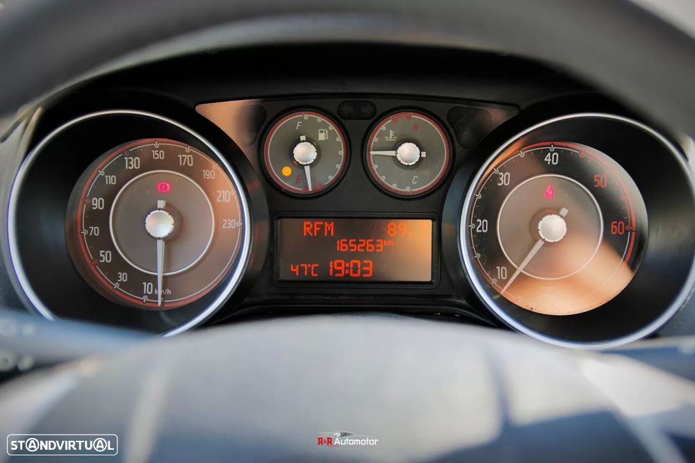 Fiat Punto 1.3 M-Jet Lounge S&S - 13